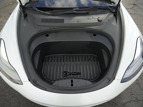 Used 2023 Tesla Model 3 Standard Range image 17