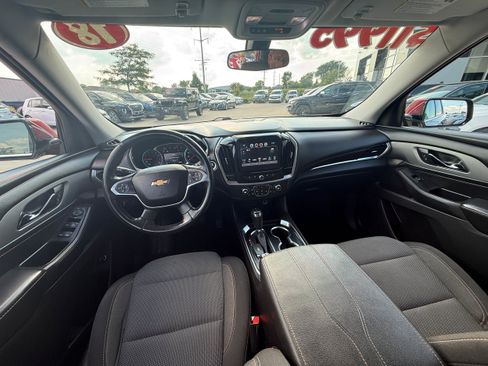 Used 2018 Chevrolet Traverse LT FWD image 8