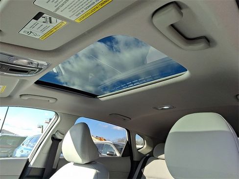 Used 2024 Hyundai Kona Limited image 14