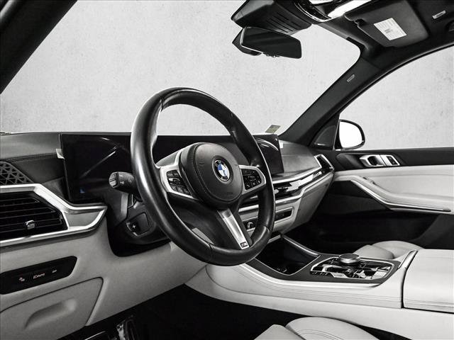 Used 2024 BMW X5 xDrive40i w/ M Sport Package AWD/4WD image 10