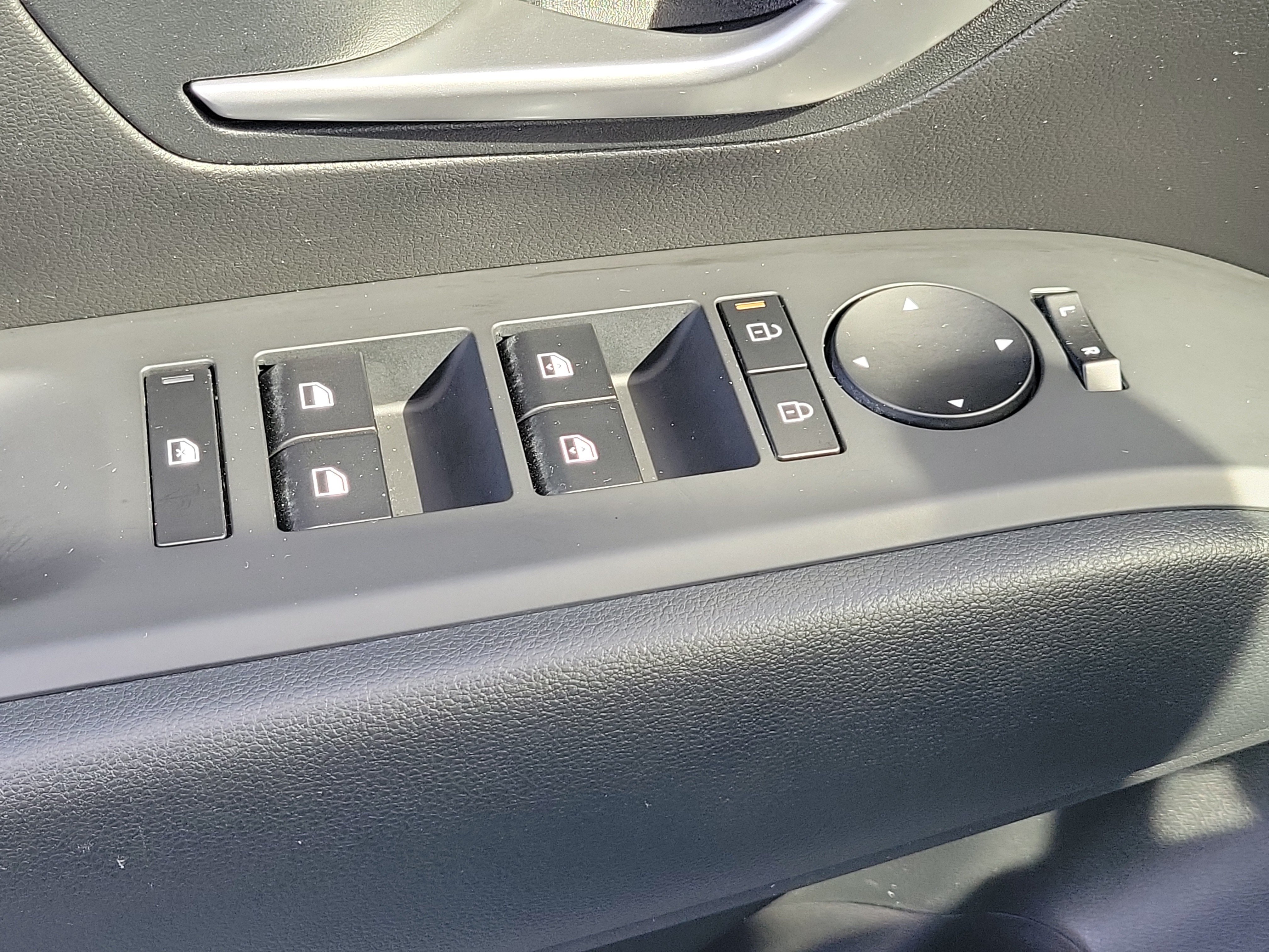 Used 2025 Hyundai Tucson SEL FWD image 32