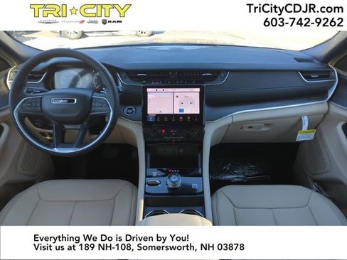 New 2025 Jeep Grand Cherokee Limited image 12