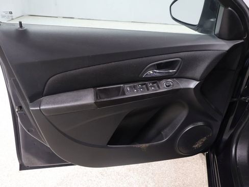 Used 2015 Chevrolet Cruze LT image 13