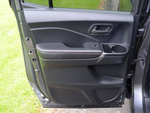 Used 2025 Honda Ridgeline TrailSport image 17