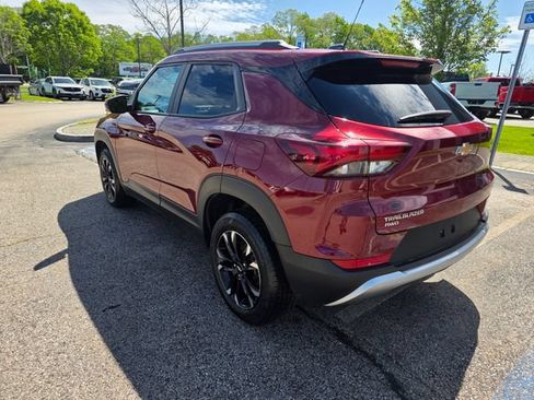 Used 2023 Chevrolet TrailBlazer LT w/ Convenience Package AWD/4WD image 2