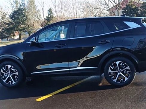 Certified 2023 Kia Sportage EX image 8