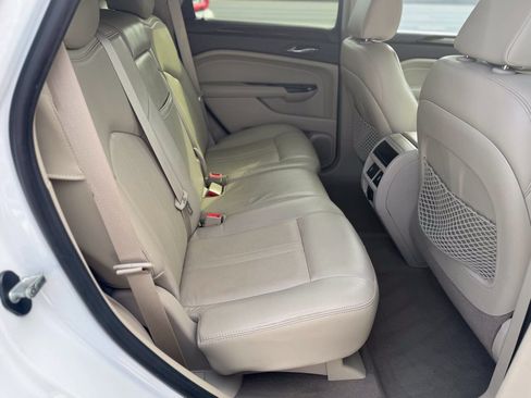 Used 2014 Cadillac SRX Luxury w/ Driver Awareness Package FWD image 19