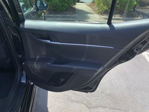 Used 2023 Toyota Camry SE image 11