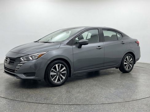 Used 2025 Nissan Versa SV FWD image 3
