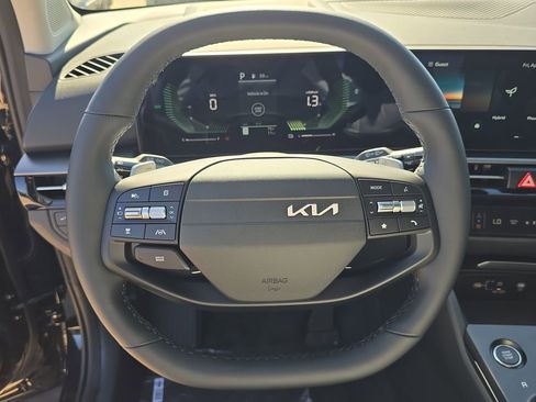 New 2026 Kia Sportage LX FWD image 28