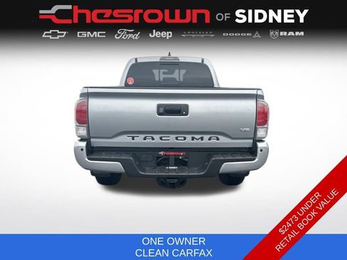 Used 2022 Toyota Tacoma TRD Sport w/ Technology Package image 4