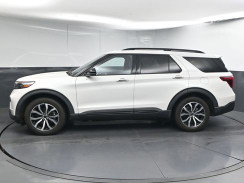 Used 2020 Ford Explorer ST w/ Premium Technology Package image 5