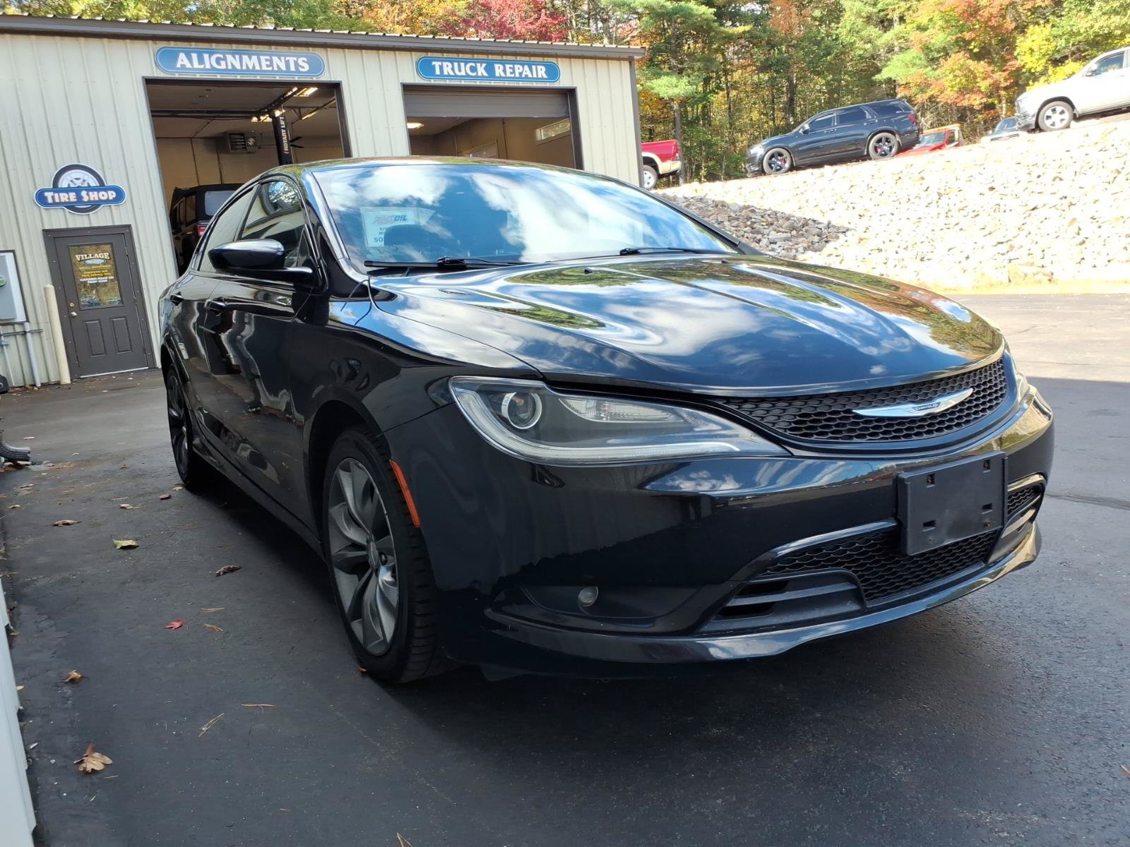 Used 2016 Chrysler 200 S FWD image 1
