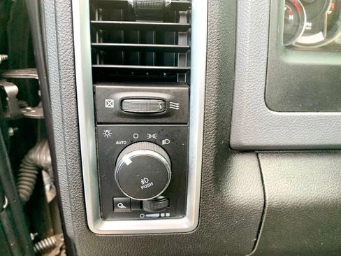 Used 2019 RAM 1500 Big Horn RWD image 29
