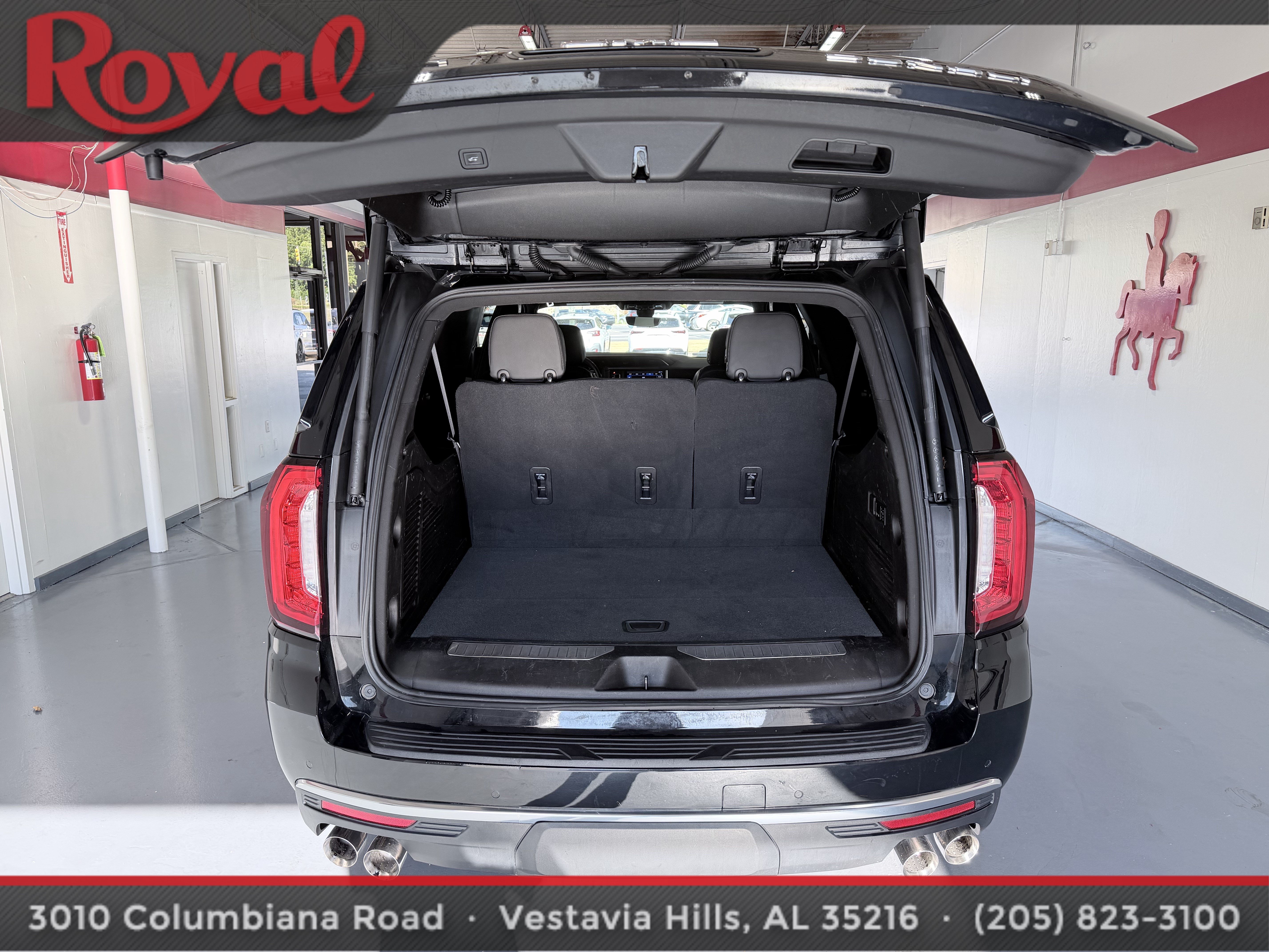 Used 2021 GMC Yukon XL Denali w/ Advanced Technology Package AWD/4WD image 6