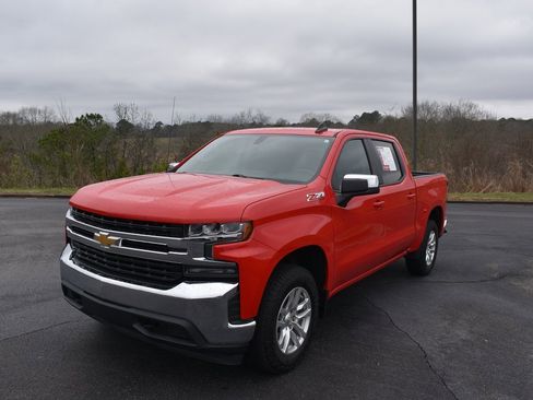 Used 2021 Chevrolet Silverado 1500 LT w/ Z71 Off-Road Package image 2