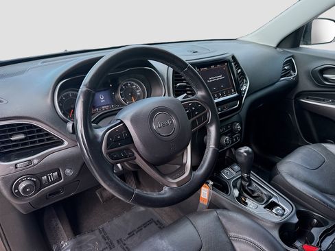 Used 2019 Jeep Cherokee Limited FWD image 9