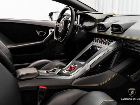 Used 2022 Lamborghini Huracan EVO image 47