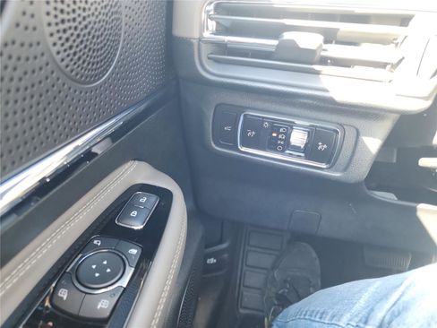 New 2026 Lincoln Corsair Premiere image 28