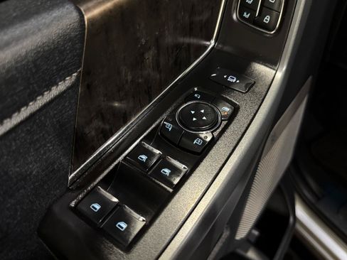 Used 2024 Ford F250 Lariat w/ Lariat Ultimate Package AWD/4WD image 28