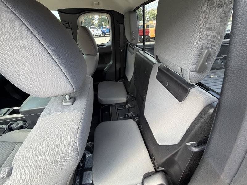 Used 2022 Toyota Tacoma SR5 RWD image 14