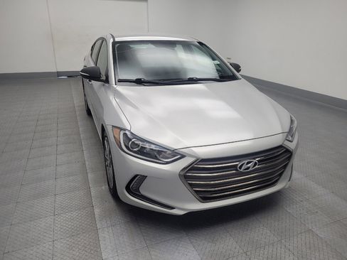 Used 2017 Hyundai Elantra Limited image 14