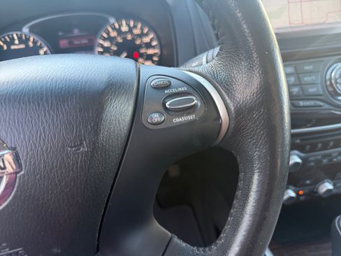 Used 2016 Nissan Pathfinder Platinum image 18