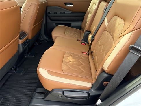 New 2026 Nissan Pathfinder Platinum w/ Cargo Package image 19