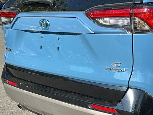 Used 2022 Toyota RAV4 SE w/ Convenience Package AWD/4WD image 5