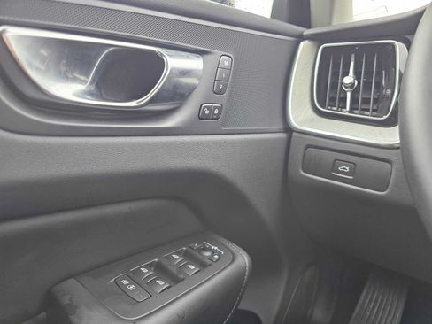 Certified 2025 Volvo XC60 B5 Plus AWD/4WD image 31