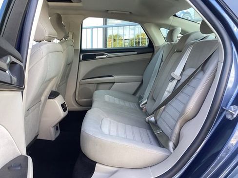 Used 2019 Ford Fusion SE FWD image 28