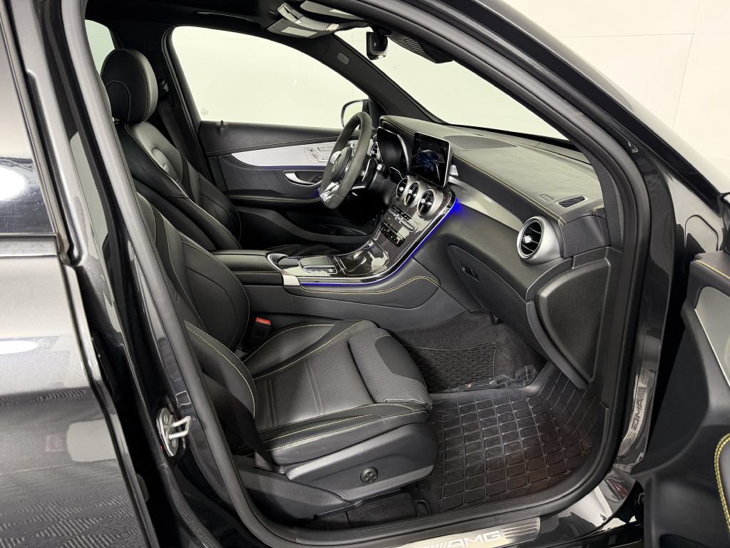 Used 2020 Mercedes-Benz GLC 63 AMG 4MATIC w/ Driver Assistance Package image 28