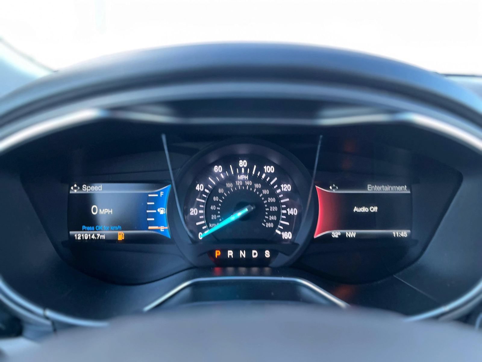 Used 2018 Ford Fusion SE w/ Fusion SE Technology Package FWD image 16