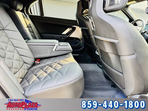 Used 2025 BMW 740i xDrive w/ Premium Package AWD/4WD image 40