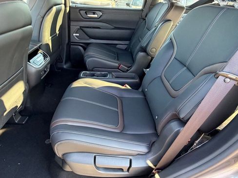 New 2026 Nissan Armada SL w/ Captain's Chari Seat Package image 20