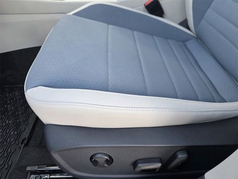 New 2026 Volkswagen Jetta SE image 18