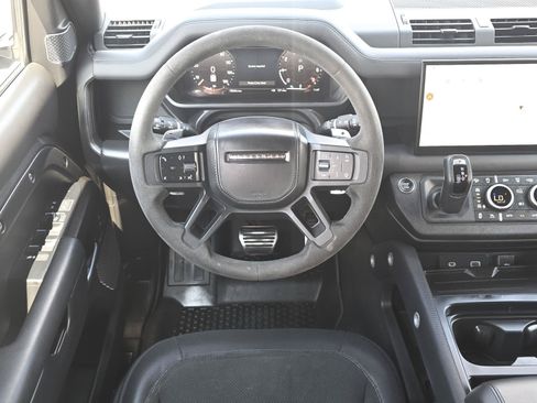 Used 2023 Land Rover Defender 110 V8 AWD/4WD image 10