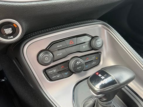 Used 2023 Dodge Challenger SXT image 19
