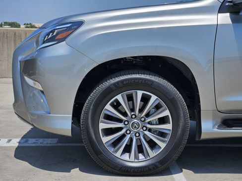 Used 2020 Lexus GX 460 Luxury w/ Accessory Package AWD/4WD image 13