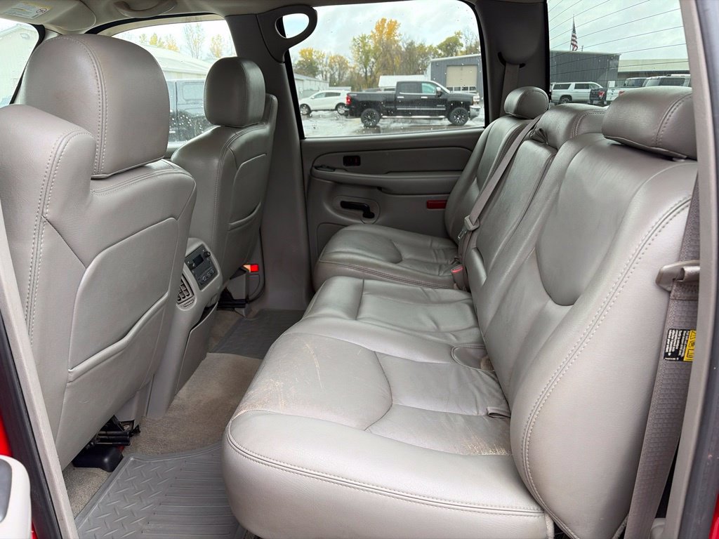 Used 2006 Chevrolet Silverado 2500 W/T AWD/4WD image 25