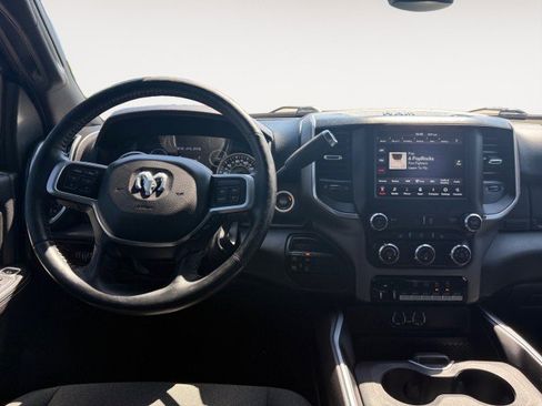 Used 2019 RAM 2500 Big Horn w/ Black Appearance Package AWD/4WD image 4