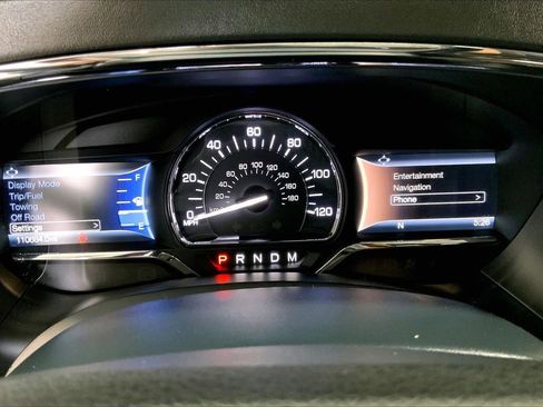 Used 2017 Lincoln Navigator Select RWD image 22