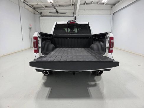 Used 2023 RAM 1500 Laramie AWD/4WD image 7