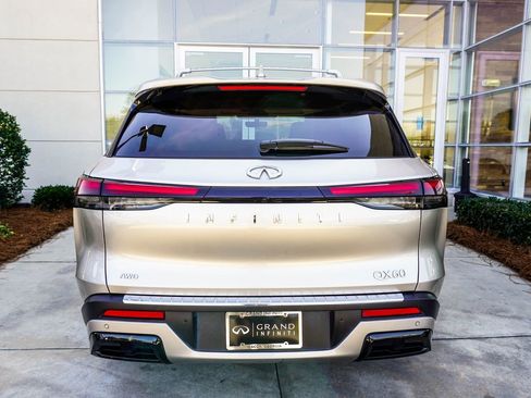 Used 2023 INFINITI QX60 Luxe w/ Cargo Package image 12
