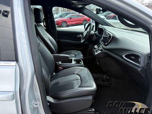 New 2026 Chrysler Pacifica Select image 27