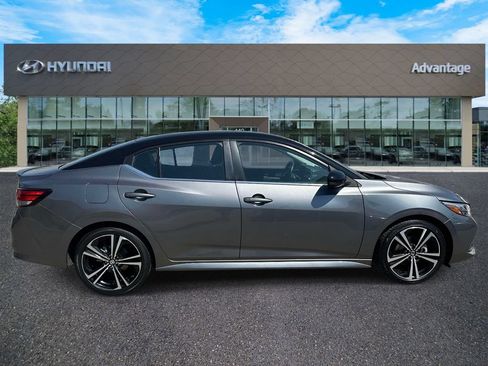 Used 2023 Nissan Sentra SR w/ Trunk Package FWD image 2