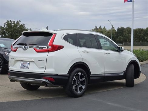 Used 2018 Honda CR-V Touring image 4