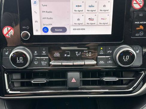 Used 2024 Toyota Highlander XLE image 29