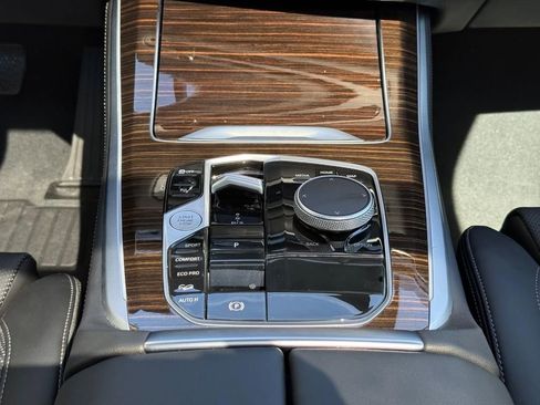 Used 2025 BMW X5 xDrive40i image 12