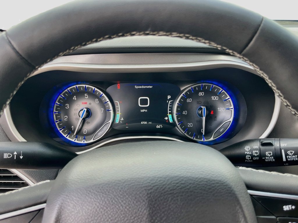 Used 2026 Chrysler Pacifica Select FWD image 12